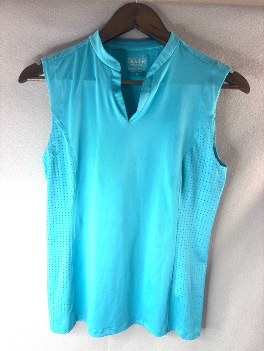 Dover Saddlery S Performance Sleeveless V-Neck Tank Top in Aqua Blue